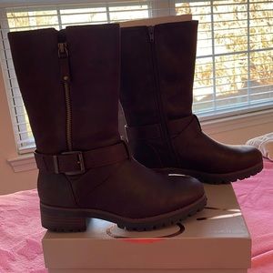 Crown vintage dark brown boots size 8